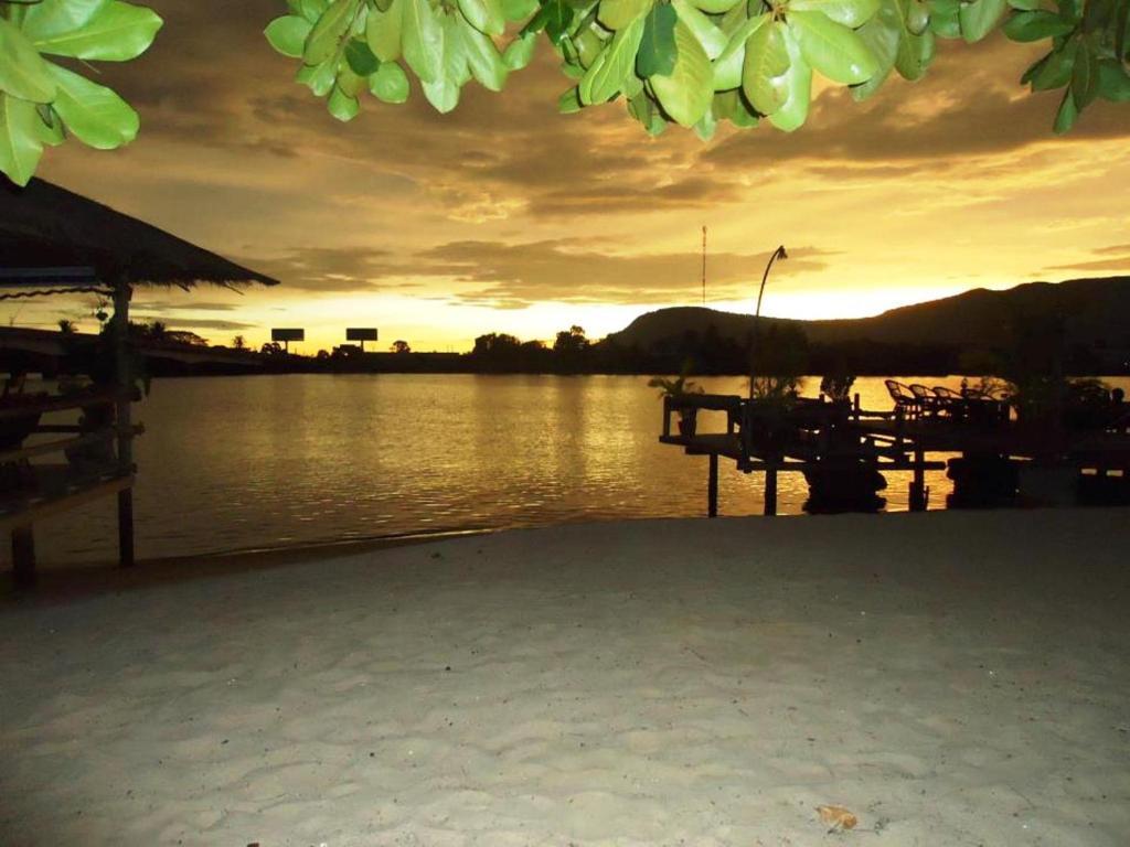 Nyny Hotel Kampot Eksteriør billede