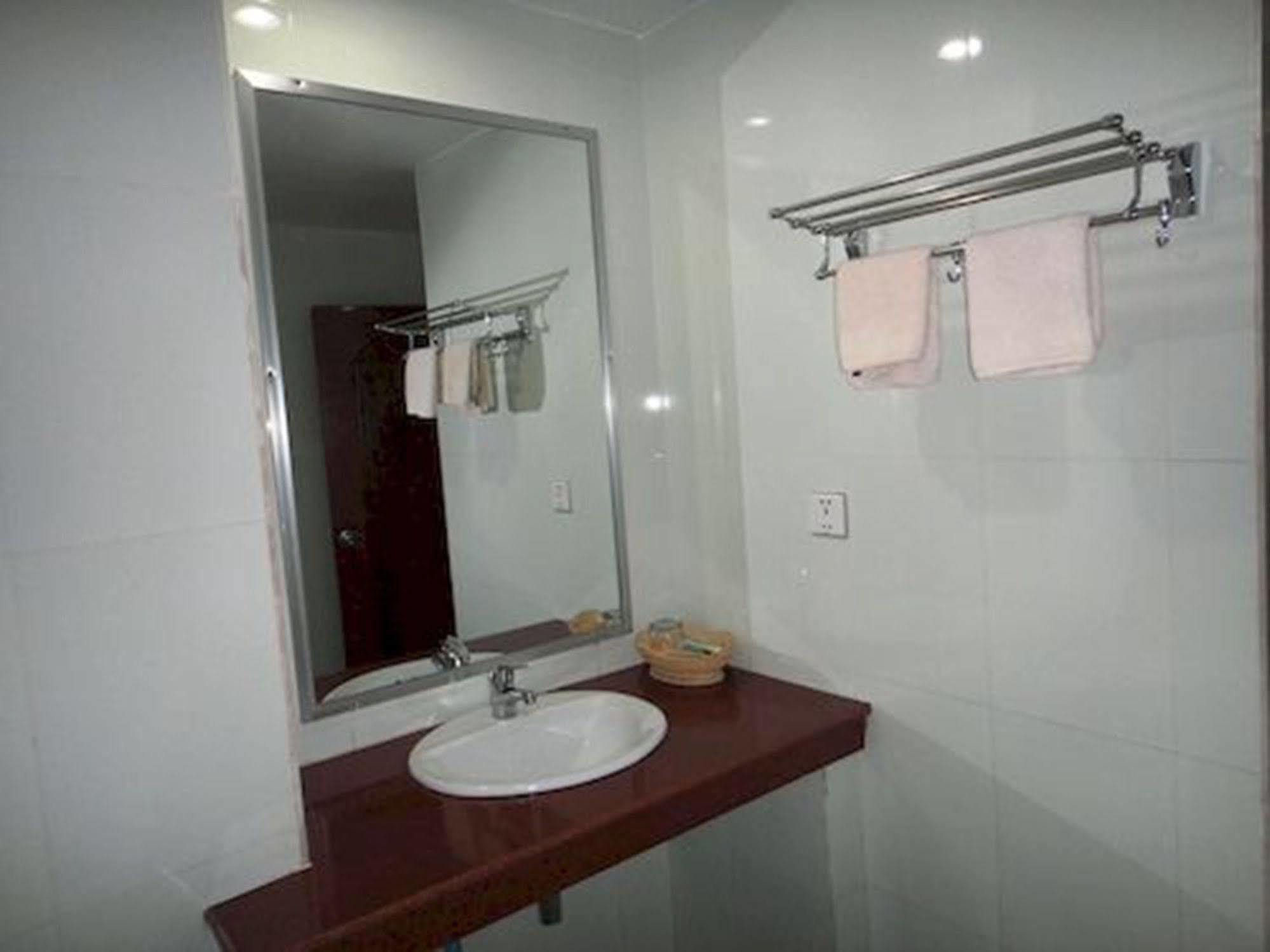 Nyny Hotel Kampot Eksteriør billede