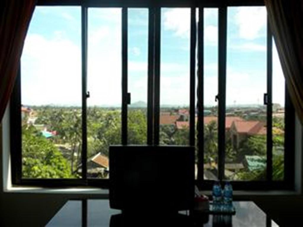 Nyny Hotel Kampot Eksteriør billede